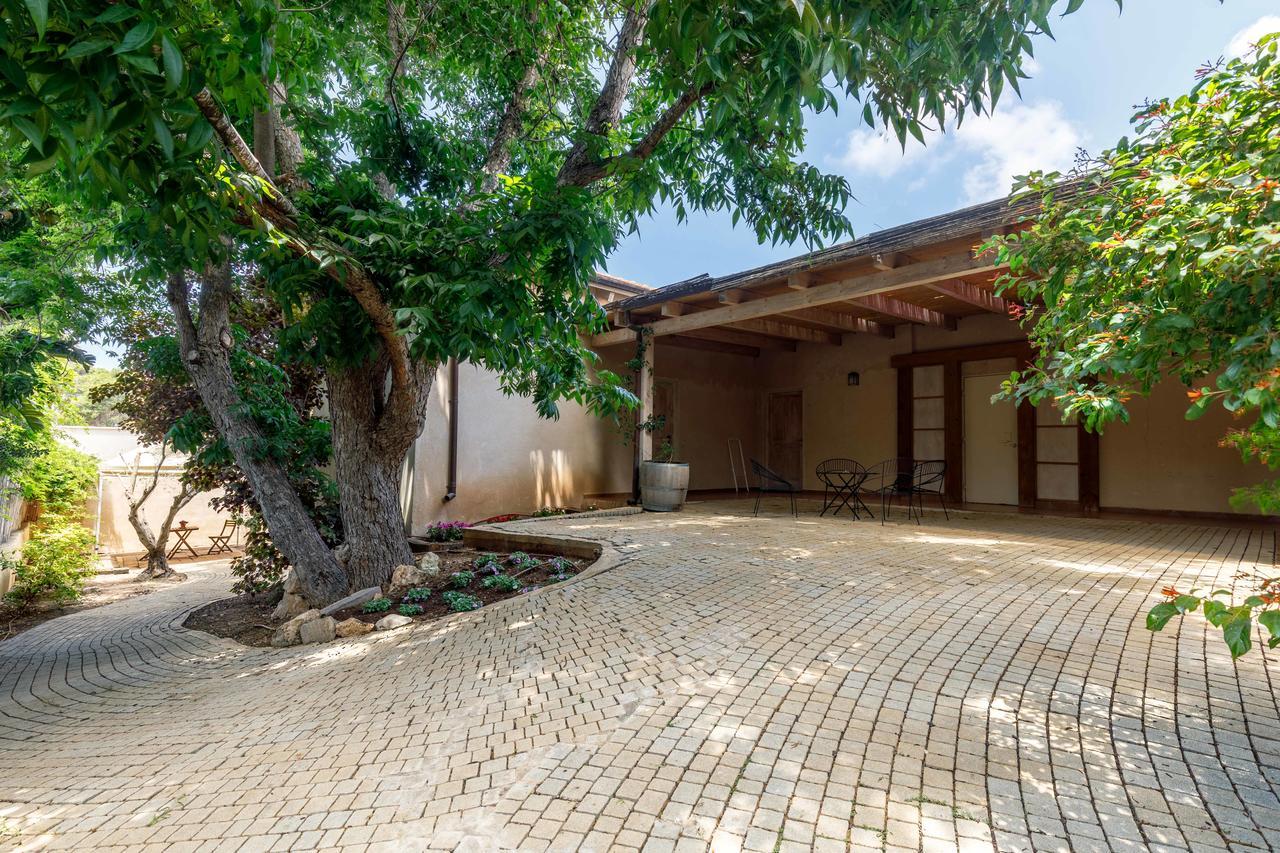Smadar Inn Zikhron Ya'akov Exterior photo