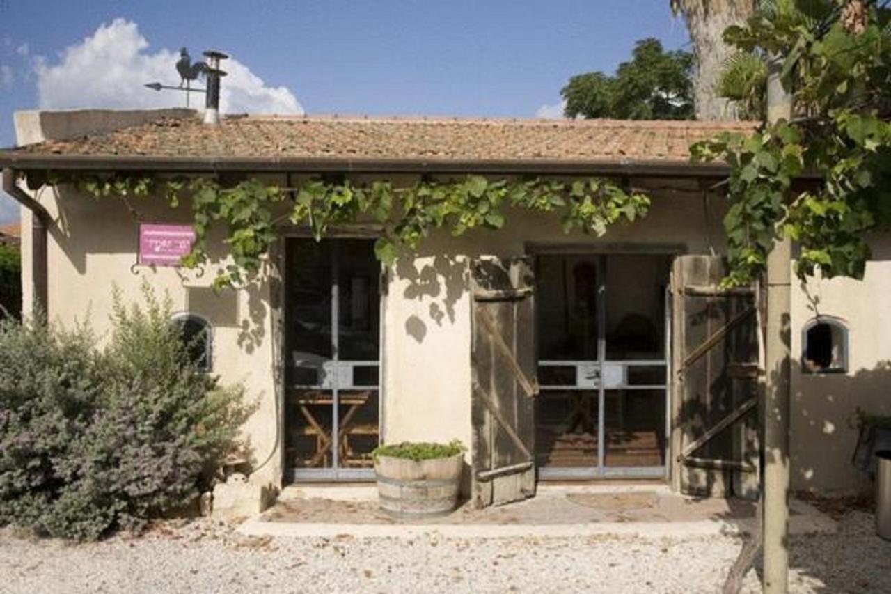 Smadar Inn Zikhron Ya'akov Exterior photo